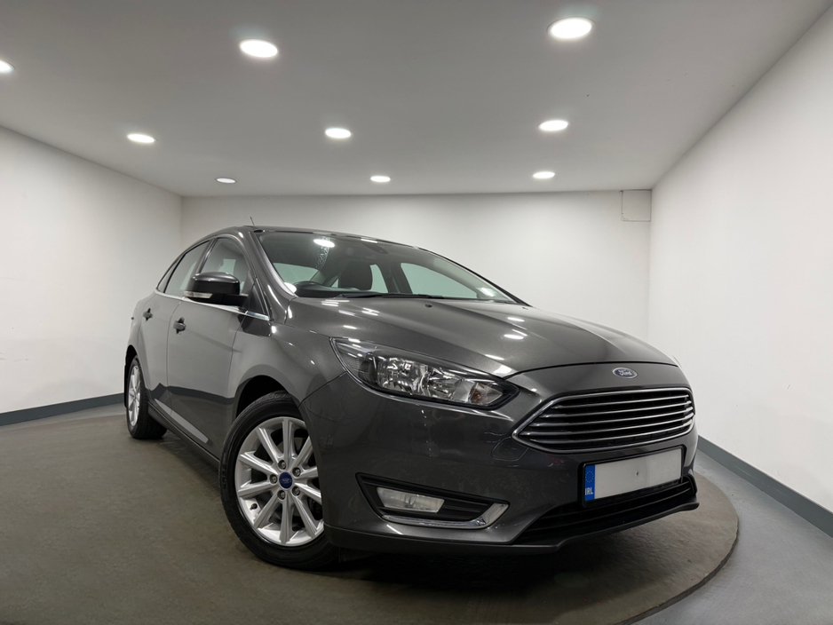 2017 Ford Focus - image 5