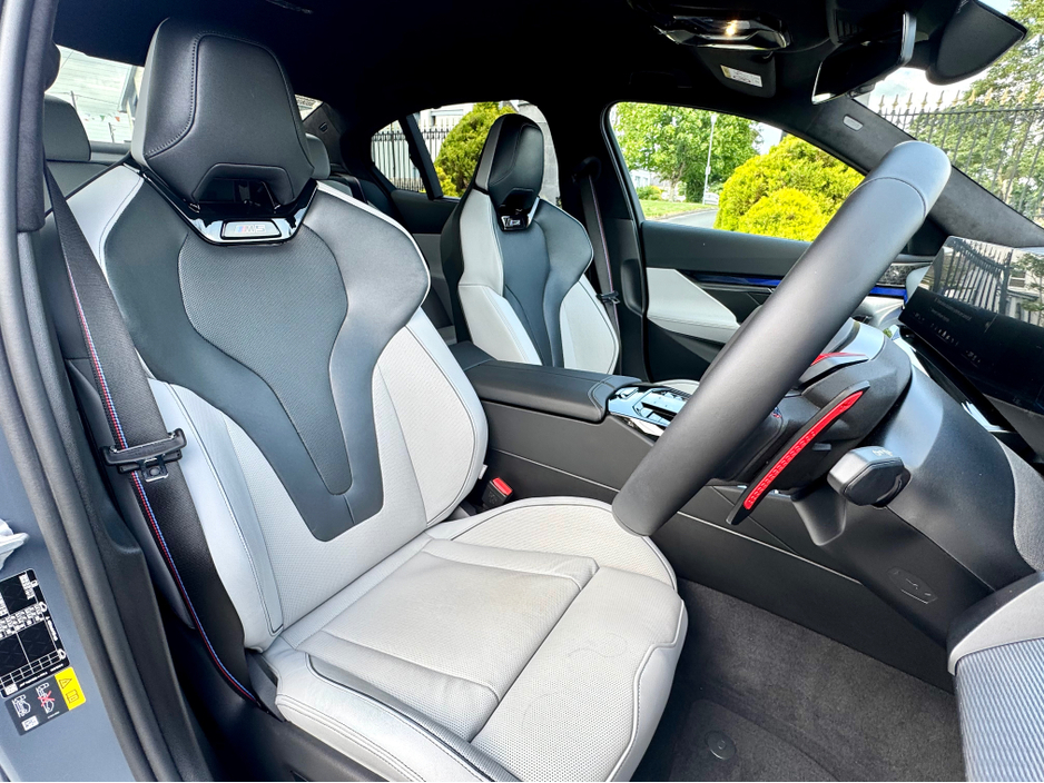 2025 BMW M5 - image 11