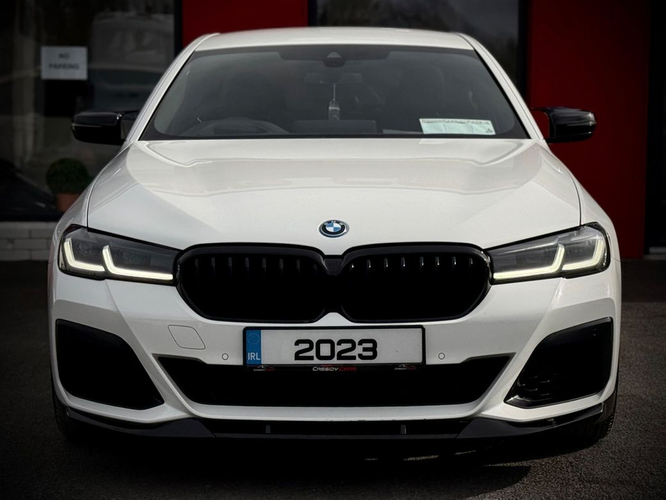 2023 BMW 5 Series - image 2