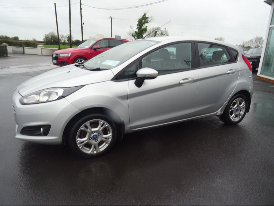 2015 Ford Fiesta - image 6