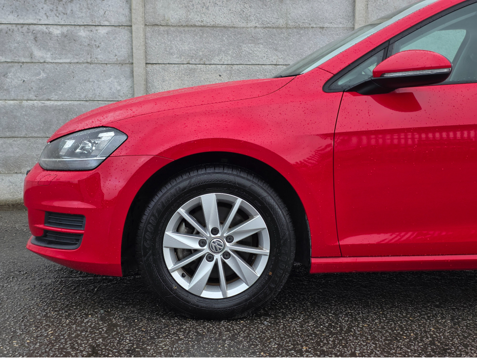 2016 Volkswagen Golf - image 4