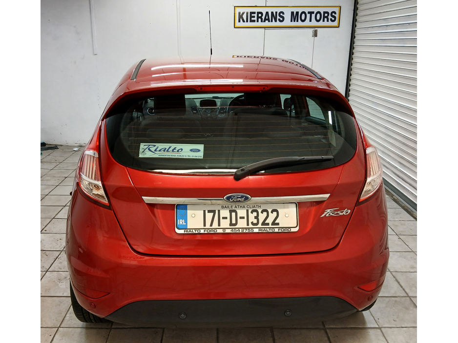 2017 Ford Fiesta - image 3