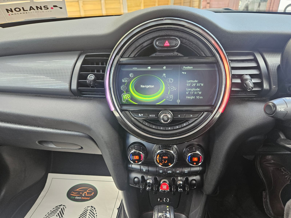 2017 MINI Hatch - image 28