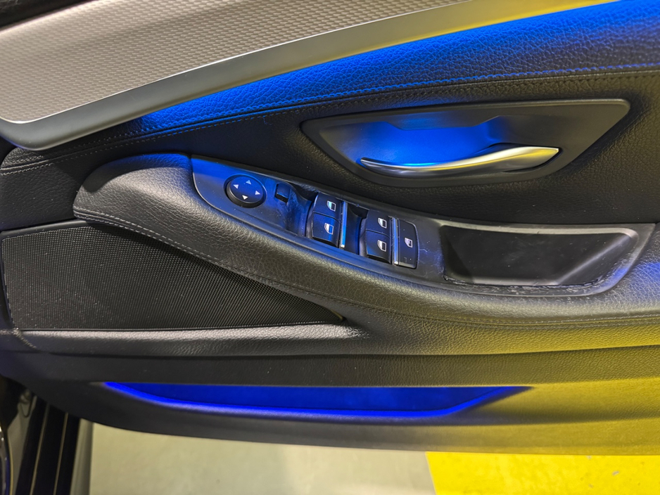 2012 BMW 5 Series - image 18