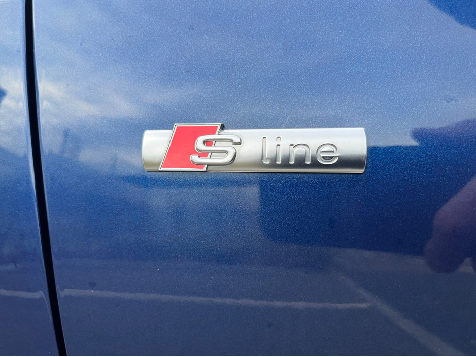 2017 Audi A4 - image 11