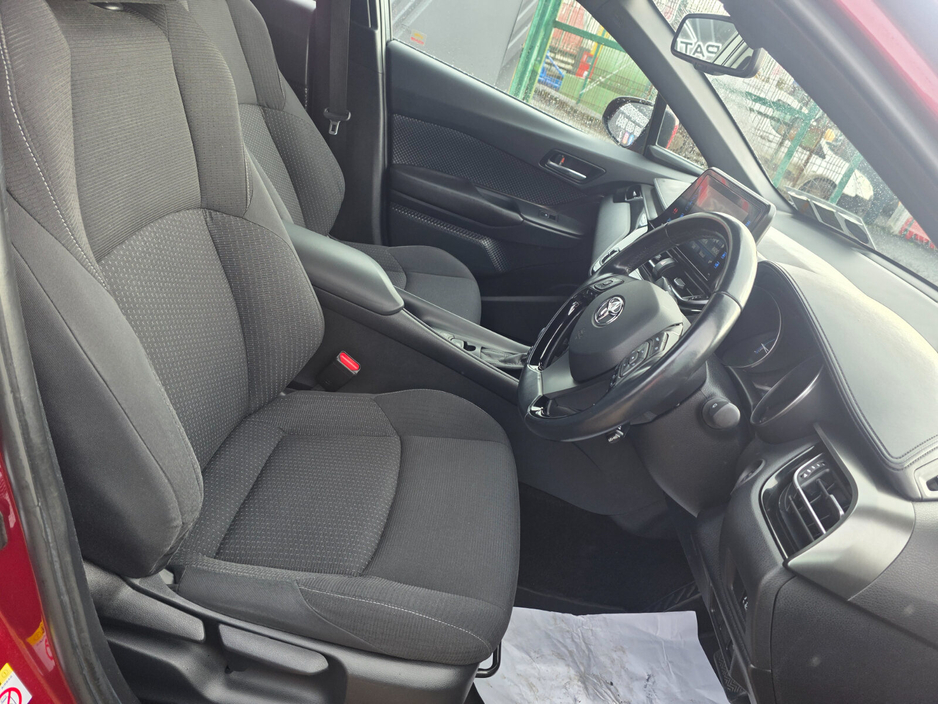 2017 Toyota C-HR - image 8