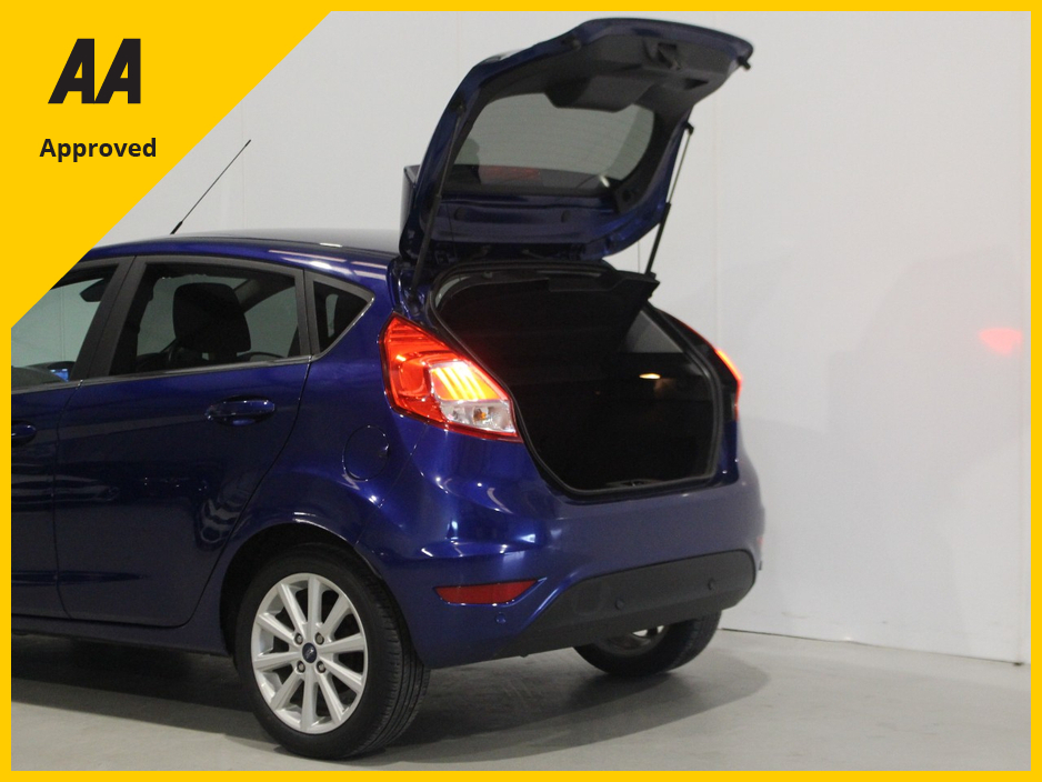 2016 Ford Fiesta - image 6