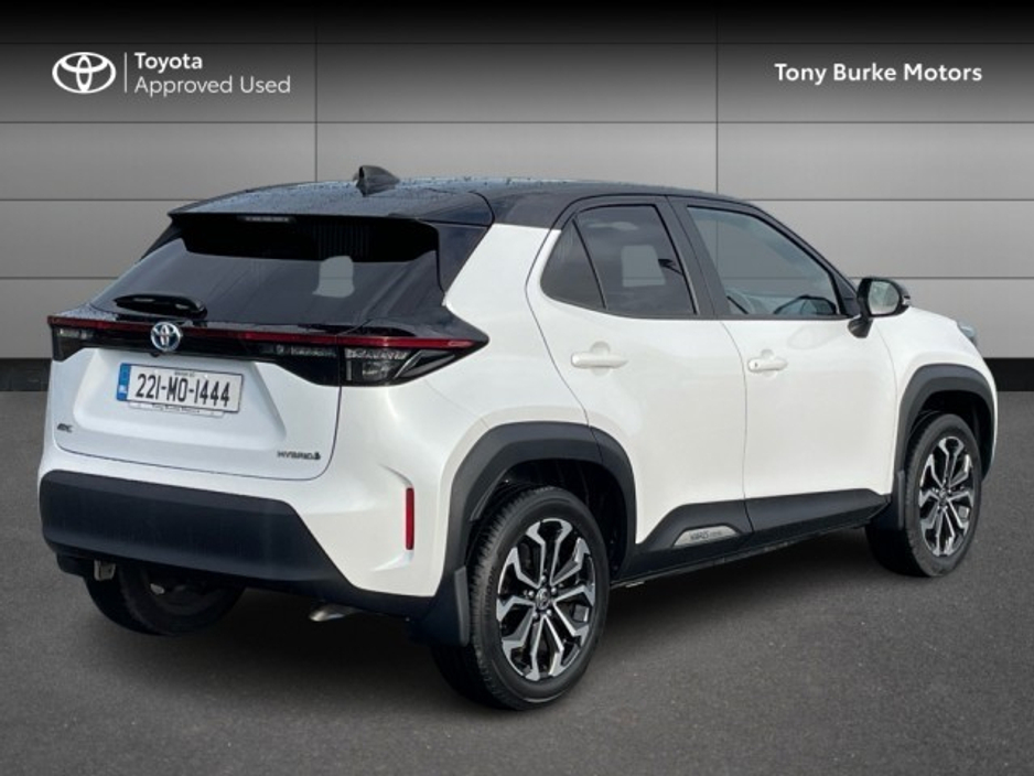 2022 Toyota Yaris Cross LunaSport - BiTone - 1.5 Hybrid - Automatic - 1 Owner &ndash; Full TOYOTA Service History // Remote Central Locking // Front Electric Windows // Rear Electric Windows // Electric Mirrors // Apple Carp €26,899