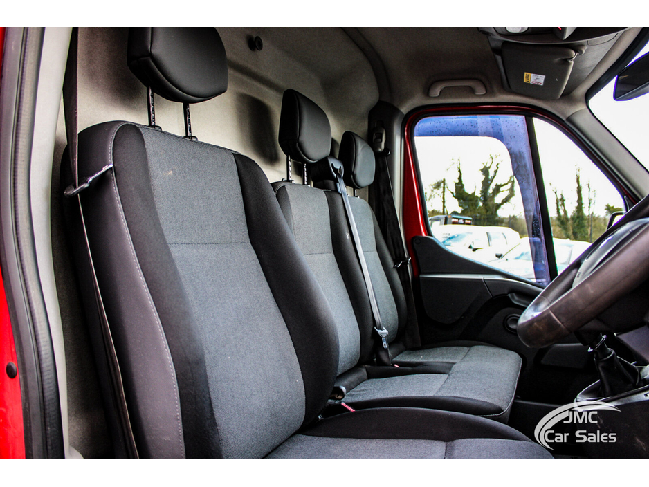 2020 Renault Master - image 13