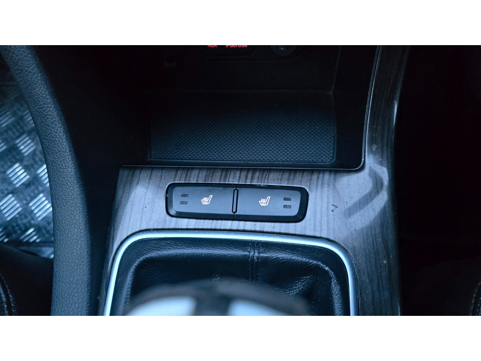 2015 Kia Optima - image 23