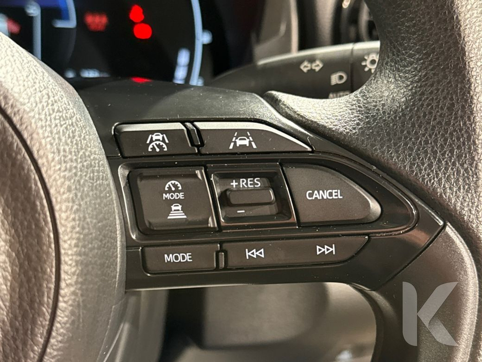 2024 Toyota Yaris - image 18