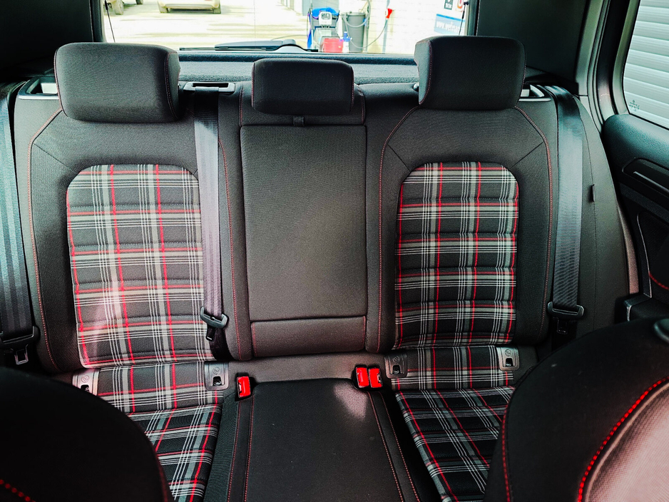 2018 Volkswagen Golf - image 19