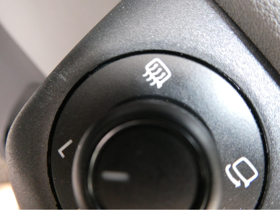 2015 Volkswagen Polo - image 16