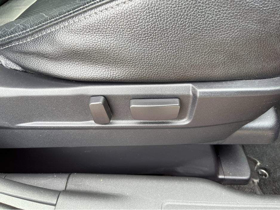 2018 Mitsubishi Outlander - image 12