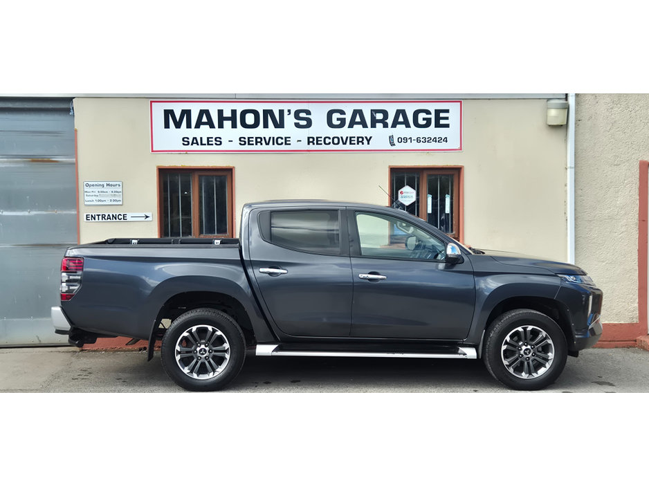 2020 Mitsubishi L200 - image 2