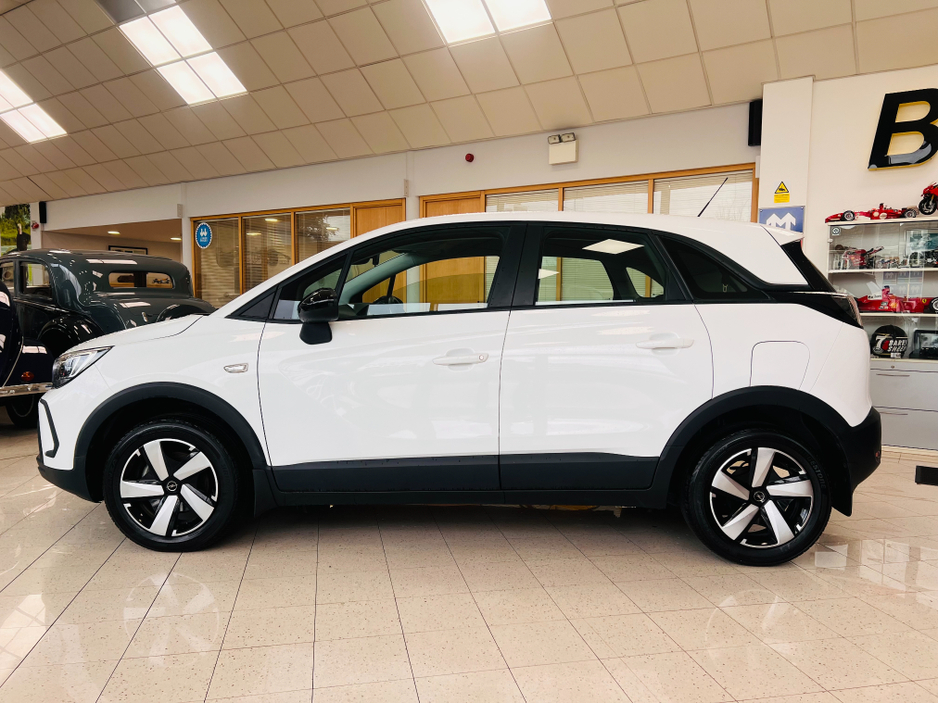 2024 Opel Crossland X Tiny Kms As New Petrol Manual High Spec 2024 Opel Crossland Rear Park Assist Apple Car Play www.bolands.ie Est.1955 €21,950