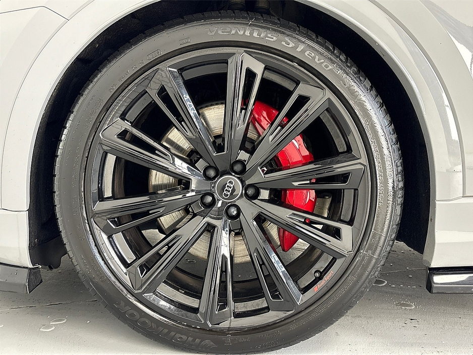 2025 Audi Q8 60 TFSIE 490PS**PANORMAIC ROOF**23" ALLOYS**MAXTON DESIGN BODYKIT**GREY LEATHER INTERIOR**FRONT HEATED ELECTRIC MEMORY SEATS**AMBIENT LIGHTING**REVERSE CAMERA**PARKING SENSORS**TOUCHSCREEN CLIMATE** €94,995