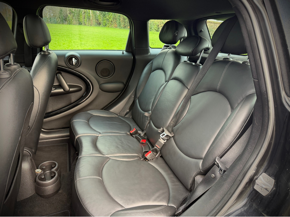 2016 MINI Countryman 1.6 Diesel Business Edition 5dr. €11,900