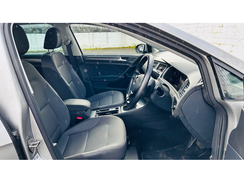 2019 Volkswagen Golf NCT '27 ++ AUTOMATIC PETROL ++WITH REVERSE CAMERA €20,450