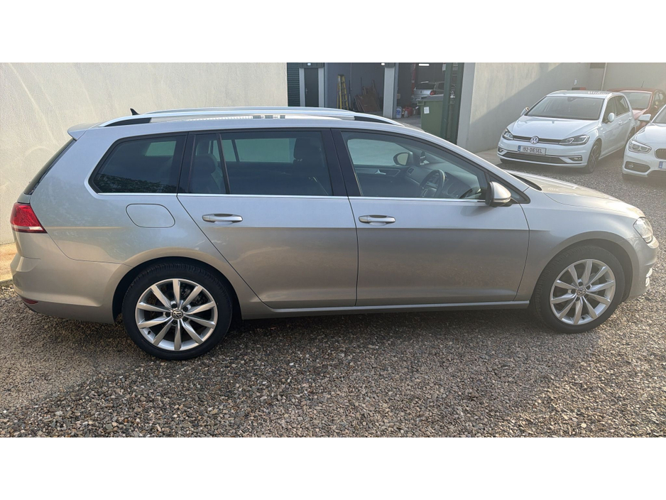 2017 Volkswagen Golf - image 4