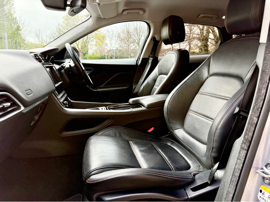 2018 Jaguar F-Pace - image 19
