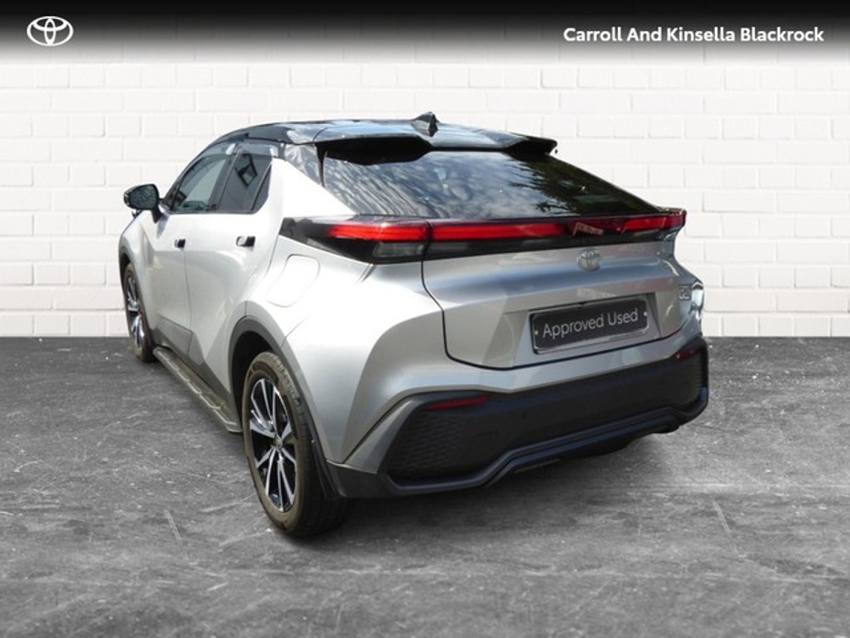 2025 Toyota C-HR - image 2