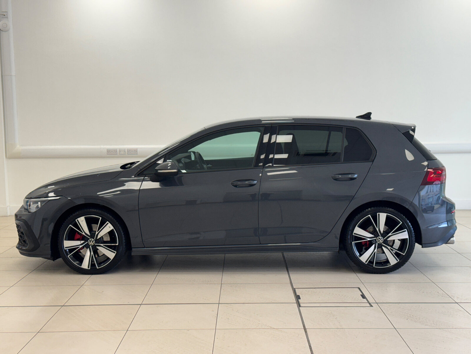 2021 Volkswagen Golf - image 4