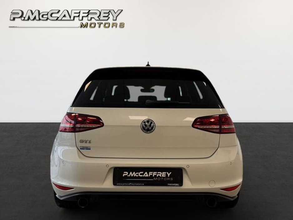 2017 Volkswagen Golf - image 6