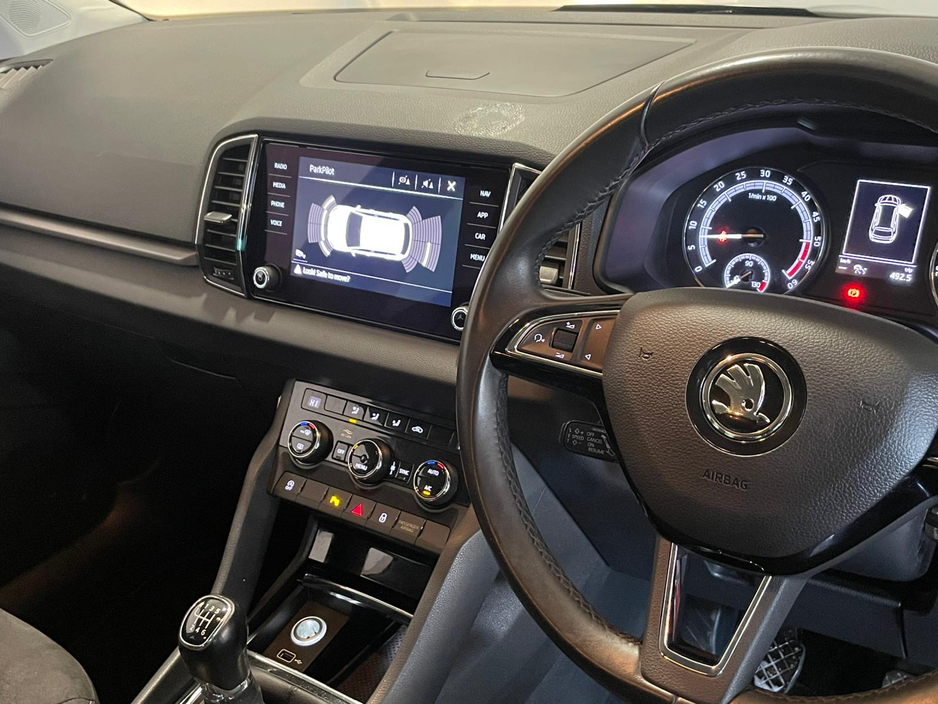 2020 Skoda Karoq - image 15