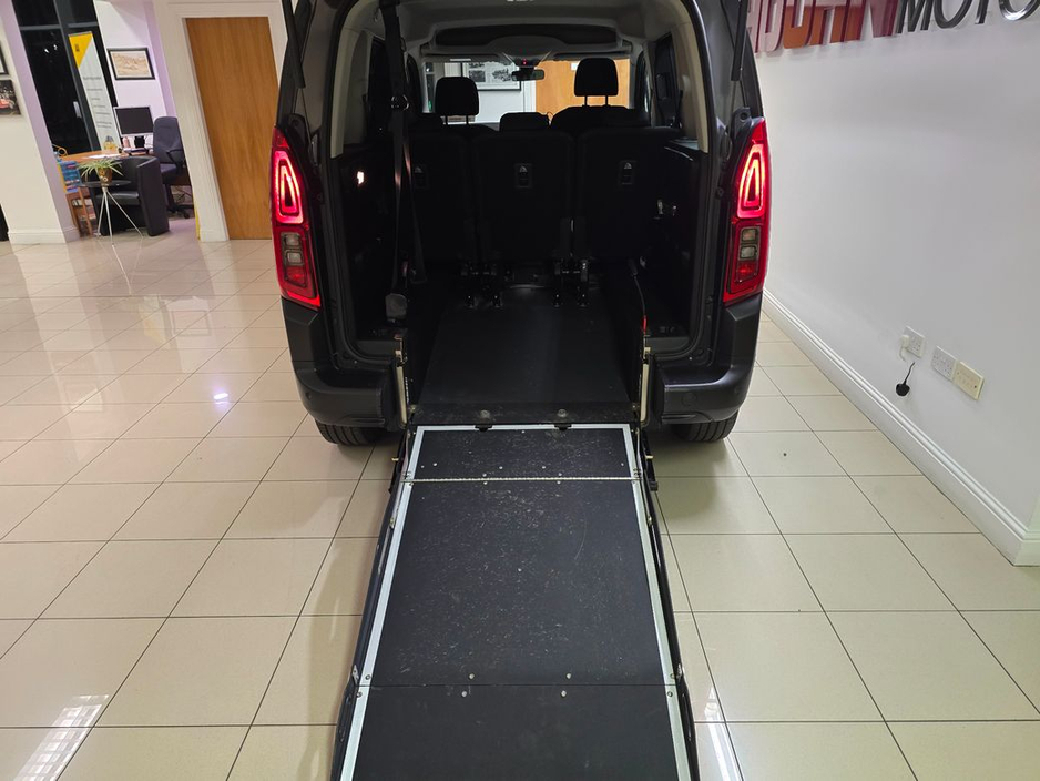 2024 Citroen Berlingo Feel Pack Diesel Bluehdi 100 5 Seats - Wheelchair Accessible €34,950