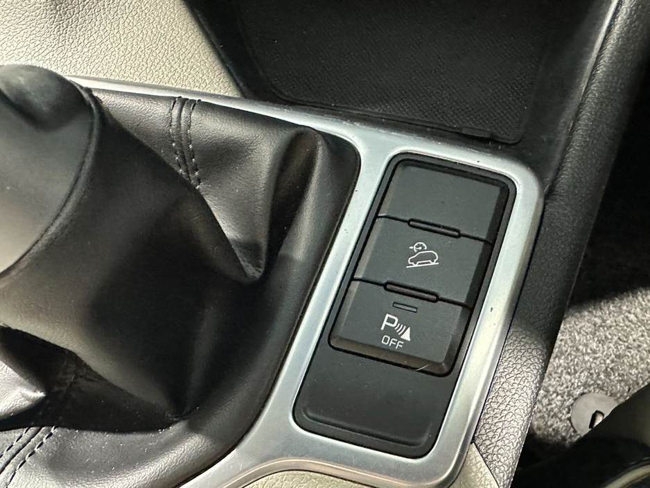 2019 Kia Sportage - image 21