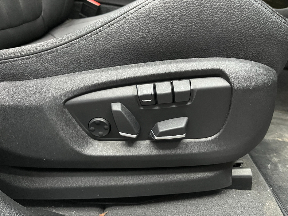 2016 BMW X5 €29950! 2016 BMW X5 XDRIVE 40E M-SPORT 2.0 AUTOMATIC / CRUISE CONTROL / REVERSE CAMERA / ELECTRIC MEMORY & HEATED SEATS / PADDLE SHIFTERS / PANORAMIC SUNROOF / HEATED REAR SEATS €29,950