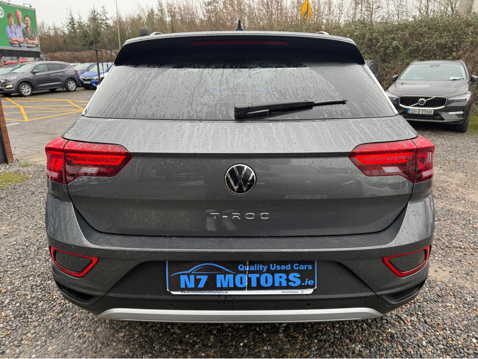 2023 Volkswagen T-Roc LIFE 1.0 TSI €22,950