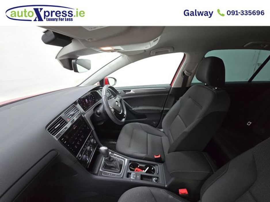 2018 Volkswagen Golf - image 2