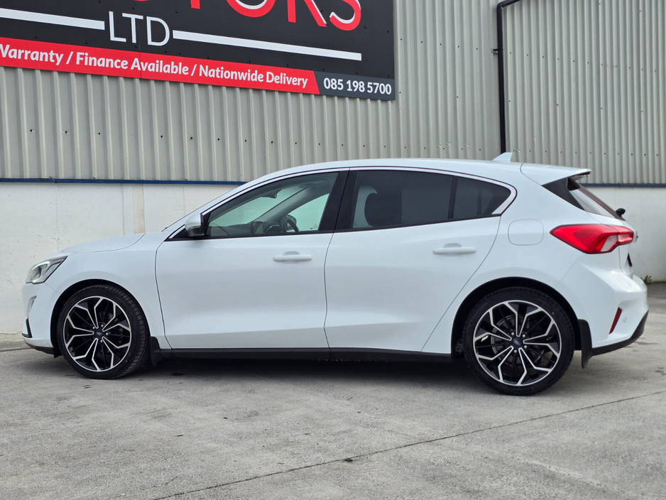 2019 Ford Focus - image 19