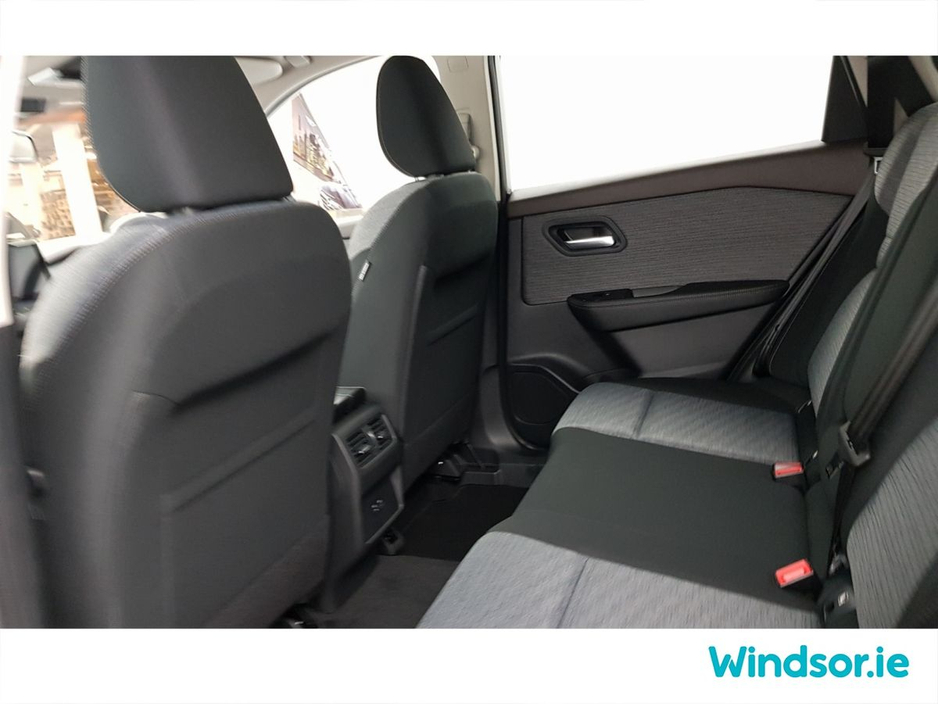 2025 Nissan X-Trail - image 8