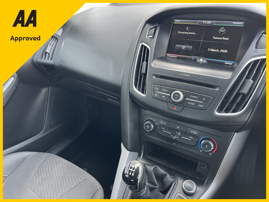 2016 Ford Focus - image 10