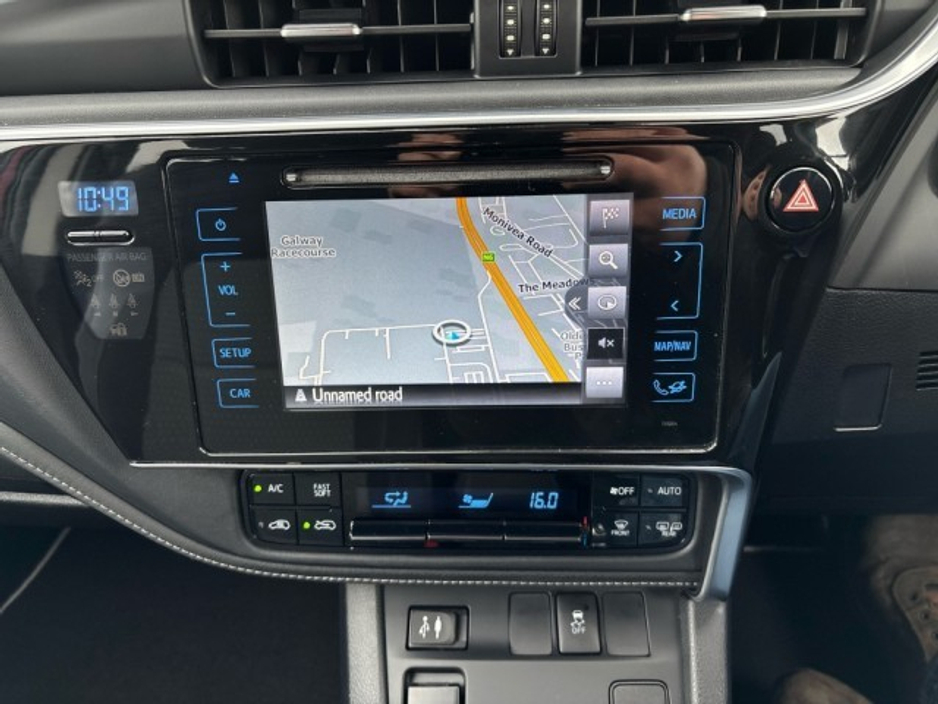 2018 Toyota Auris - image 11