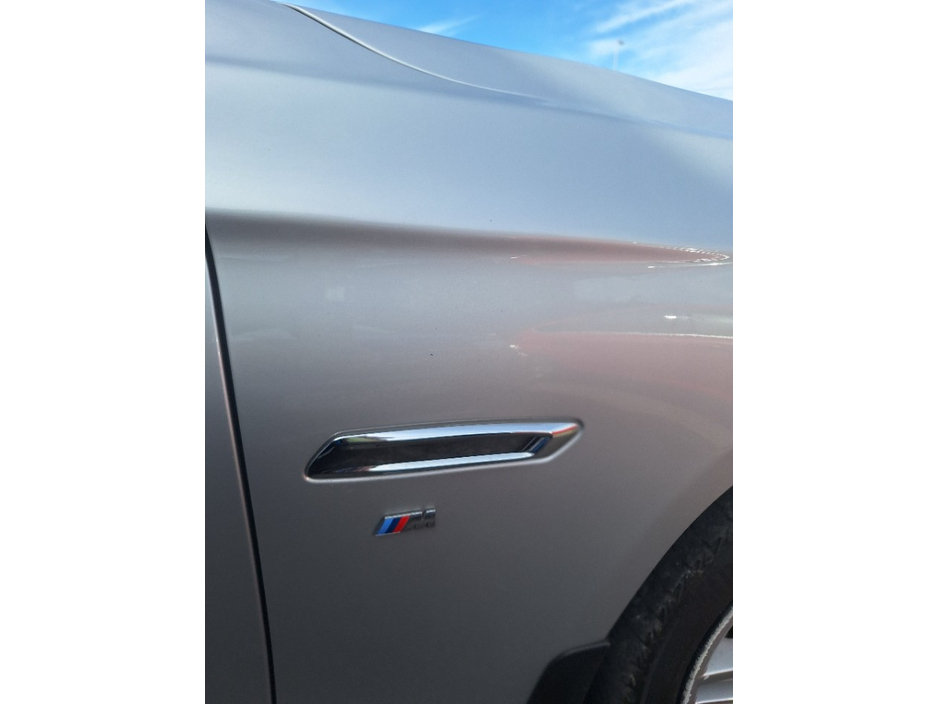 2016 BMW 5 Series - image 10