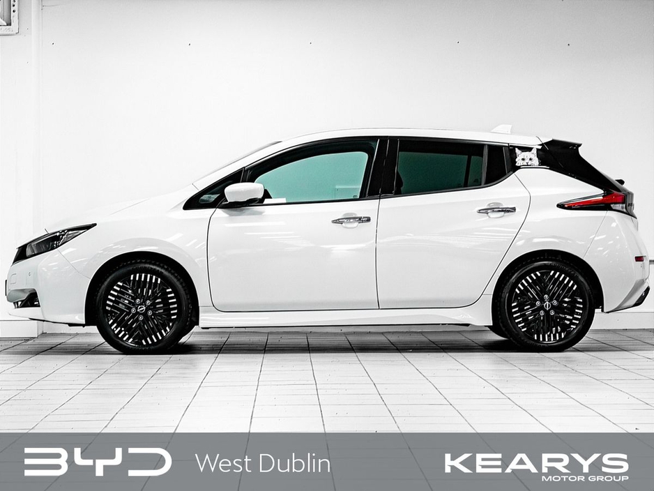 2025 Nissan Leaf - image 5