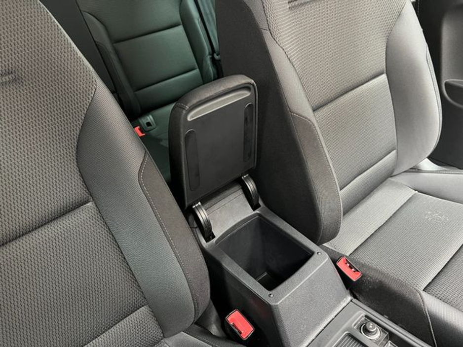 2020 Volkswagen Golf - image 32