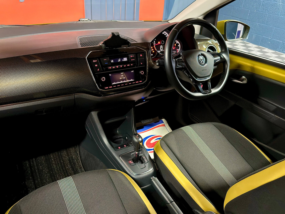 2017 Volkswagen up! 1.0 75BHP HIGH UP €11,650