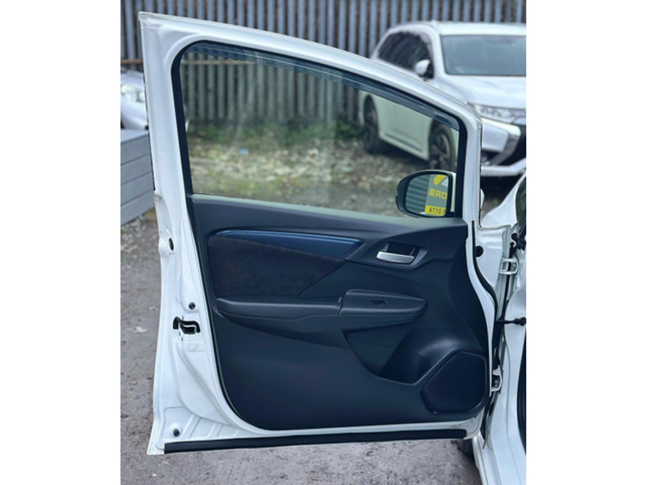 2017 Honda Shuttle - image 6