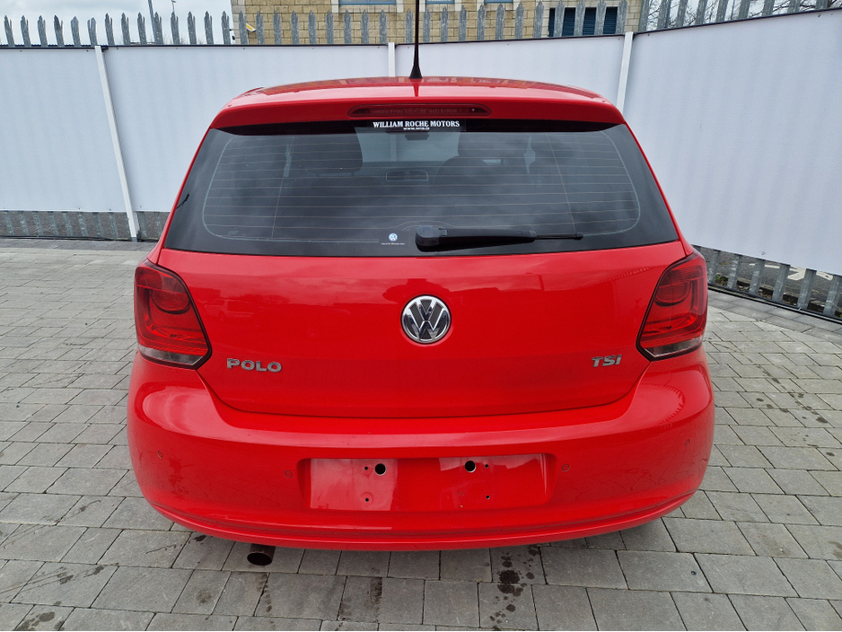 2012 Volkswagen Polo - image 8