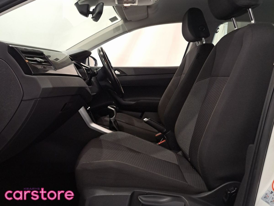 2022 Volkswagen Polo - image 9