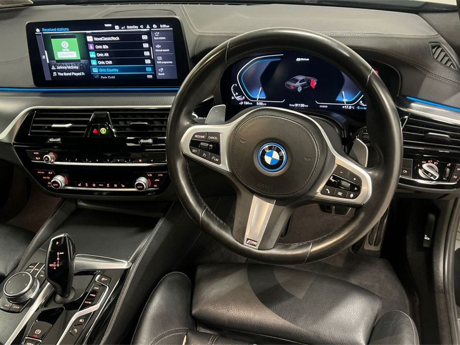 2021 BMW 5 Series - image 6