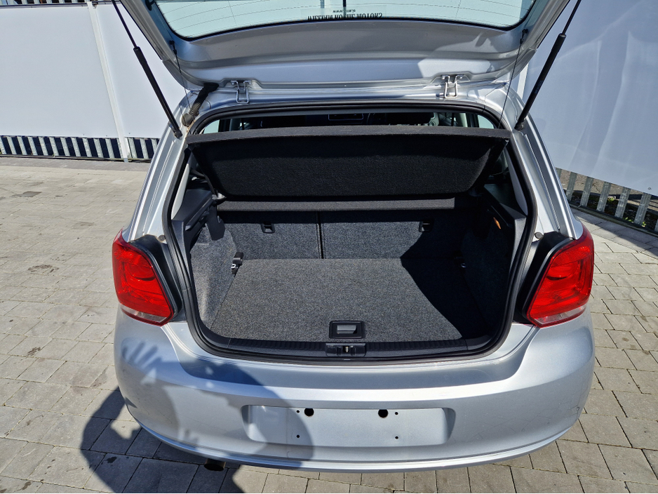 2011 Volkswagen Polo - image 10