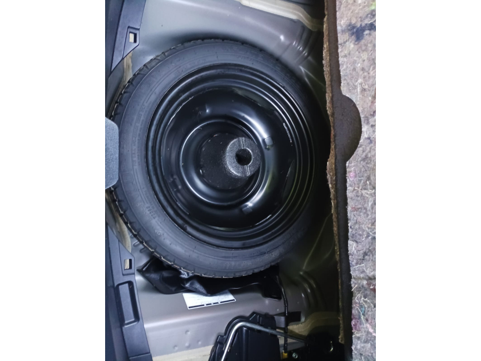 2015 Toyota Yaris 1.3  1320CC 4 CYLINDER PETROL AUTOMATIC PUSH BUTTON START FACTORY IMMOBILISER TOYOTA SAFETY SENSE ONLY 50,176KMS COMPREHENSIVE SERVICE HISTORY (10 STAMPS) JUST FULLY SERVICED NEW NCT& 1 YEAR ROADTAX €11,749