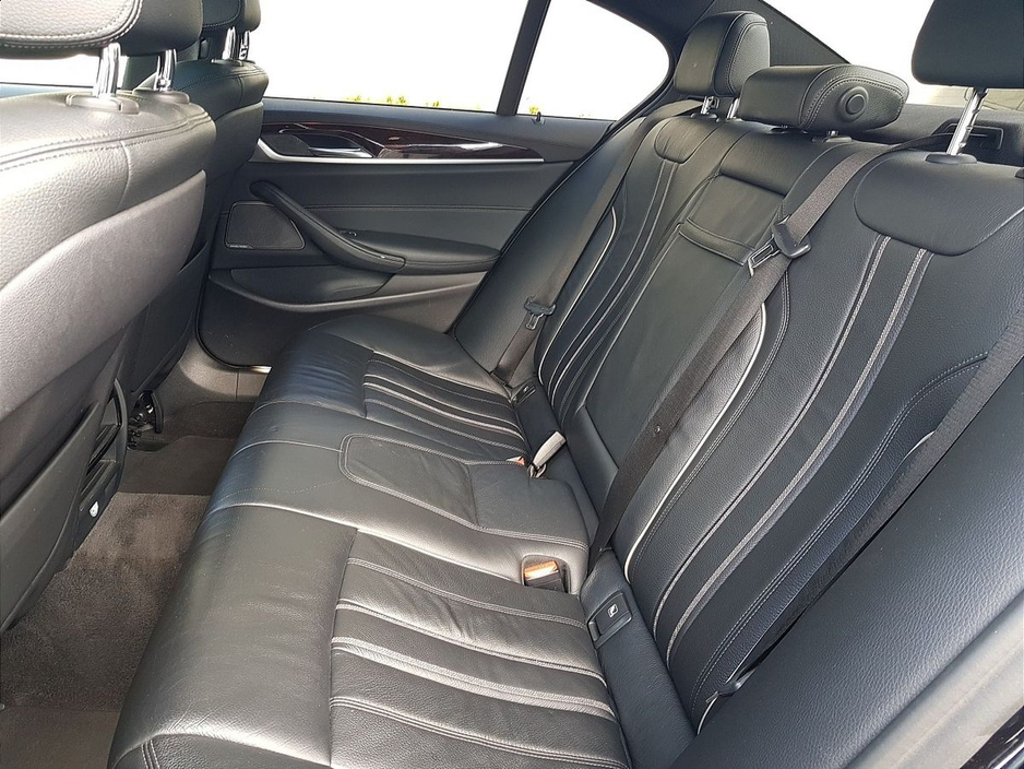 2019 BMW 5 Series - image 20