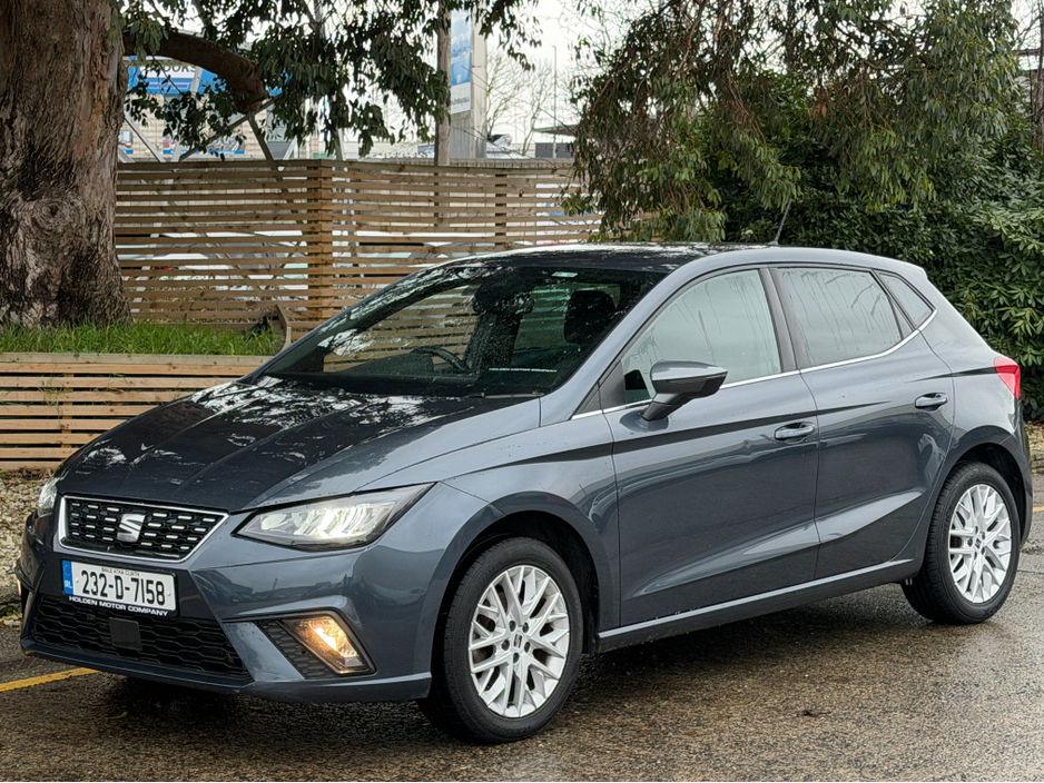 2023 SEAT Ibiza Folding Mirrors...Background Lighting €17,400